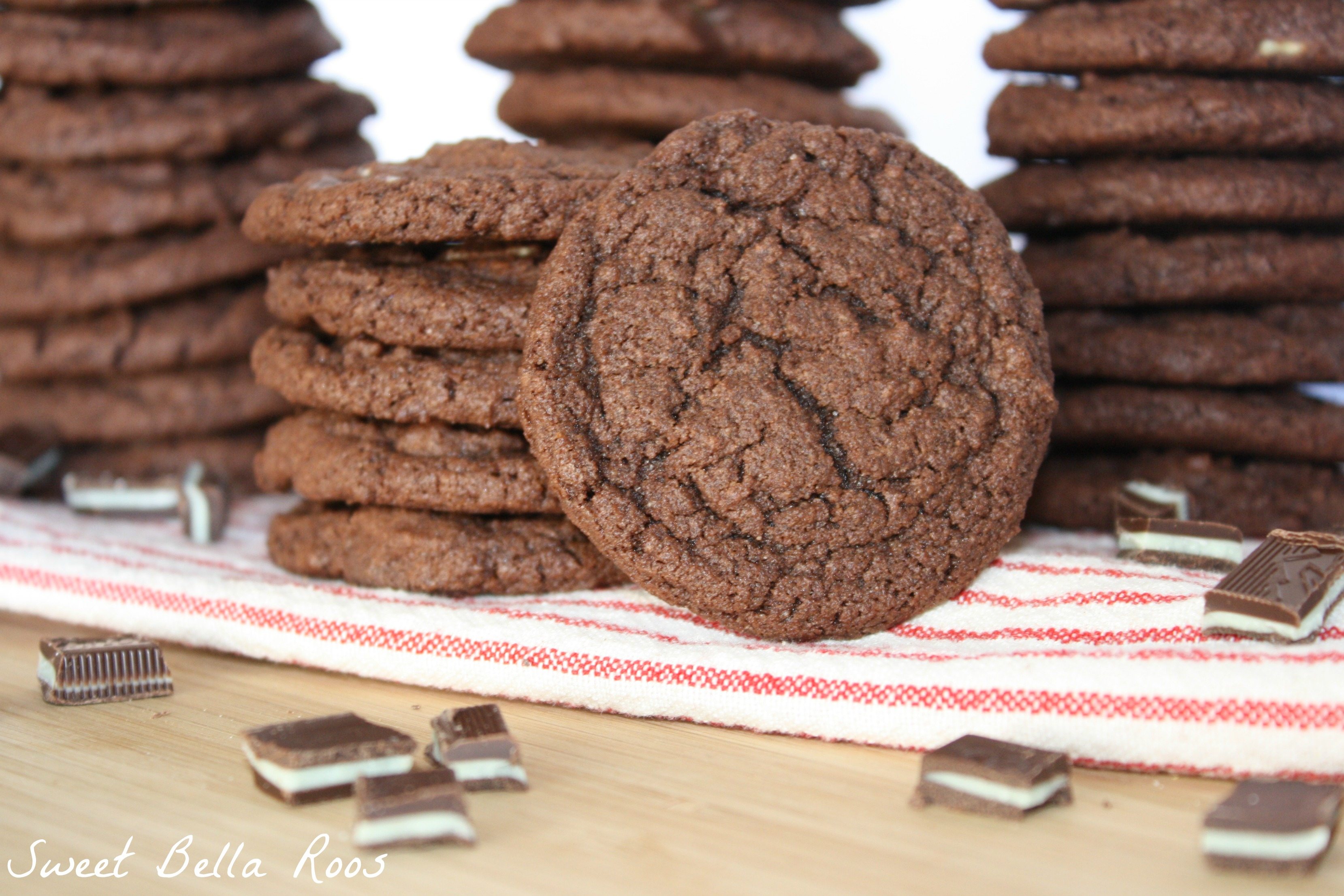 Triple Chocolate Mint Pudding Cookies www.sweetbellaroos.com #chocolate #mint #cookies