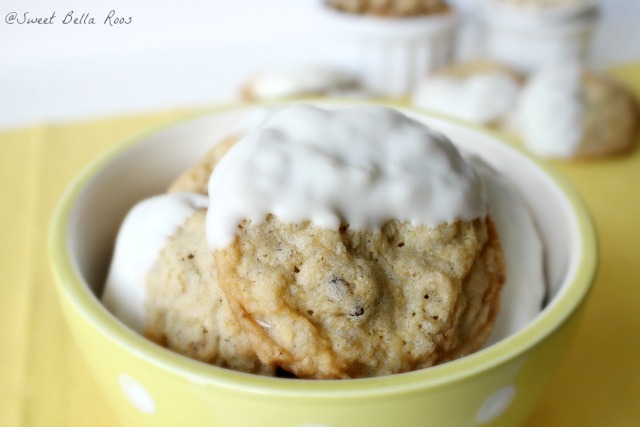 white chocolate oatmeal cookies in a yellow bowl 