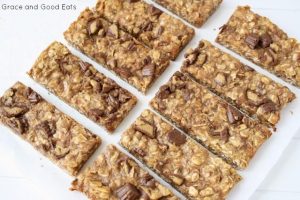 batch of sliced granola bars