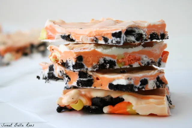 Candy Corn Cookie Bark- a festive, no bake treat #halloween #recipe