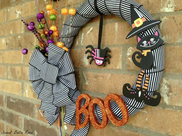 Super easy DIY wreath using premade products #diy #halloween