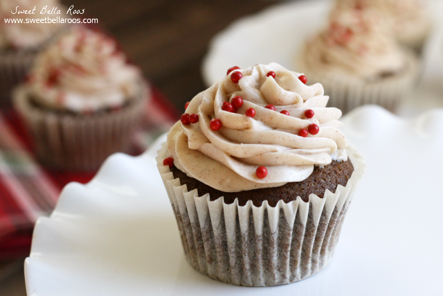 Gingerbread Cupcakes with Cinnamon Cream Cheese Frosting