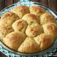 Jalapeno Cheddar Dinner Rolls- a savory twist on a classic dinner roll. Finally a simple recipe for yeast rolls!