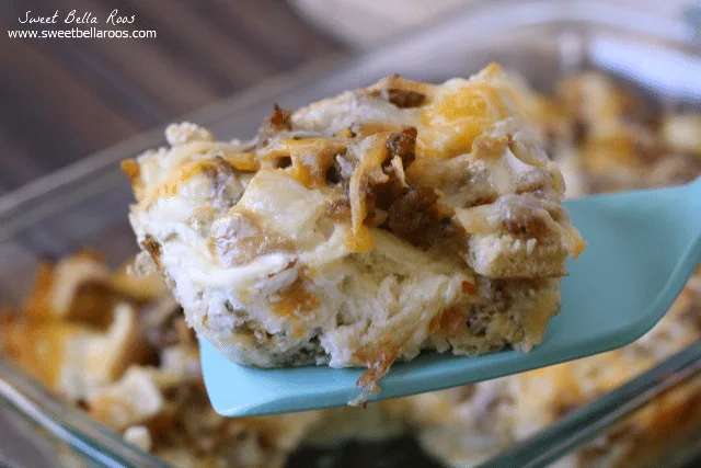 This Overnight Breakfast Sandwich Casserole tastes just like a sausage biscuit breakfast sandwich- but in an easy to make casserole!