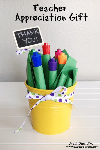 One Creative Housewife: Dry Erase Marker Bouquet {Teacher