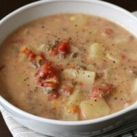 bowl of crockpot cheeseburger soup