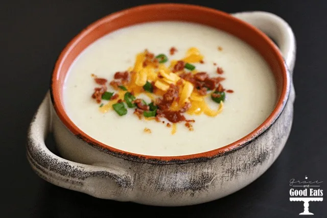 bowl of creamy potato bacon soup
