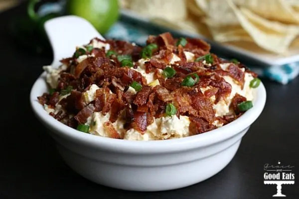 This cheddar bacon corn dip is the perfect appetizer! So addicting and full of delicious flavors!