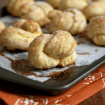 Pumpkin Spice Knots- use refrigerated biscuit dough, brown sugar, and pumpkin spice to make this easy and delicious breakfast treat!