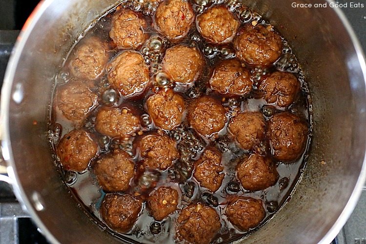 meatballs in a saucepan