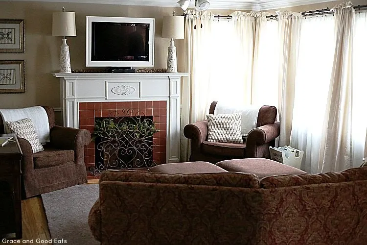 Cottage Guest Home Living Room