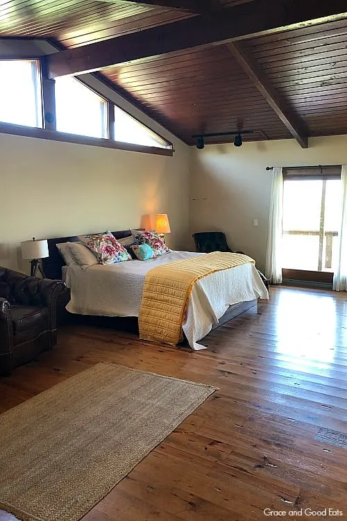 guesthouse room at The Pioneer Woman Lodge