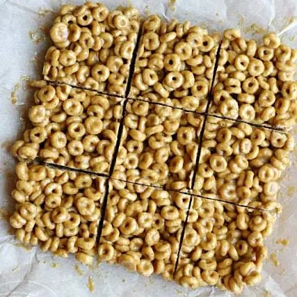 peanut butter cheerio bars