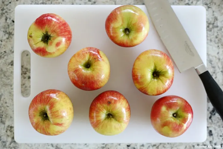 honeycrisp apples on a cutting board