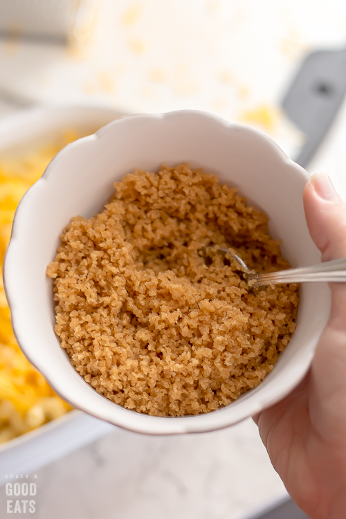 tigela de panko bread crumbs 